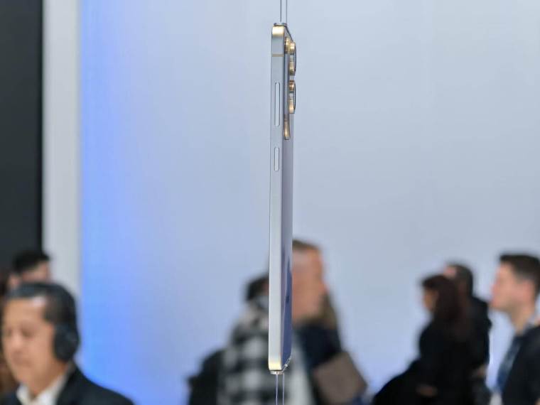 Samsung Galaxy S25 Edge MWC 2025 uživo slika 4.jpg