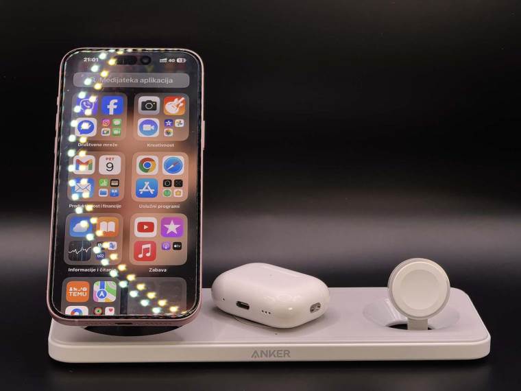 Anker MagGo Wireless Charging Station (3-in-1 Pad)