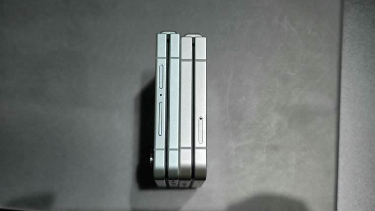 Samsung Galaxy Z Flip7 FE dizajn uživo 5.jpg