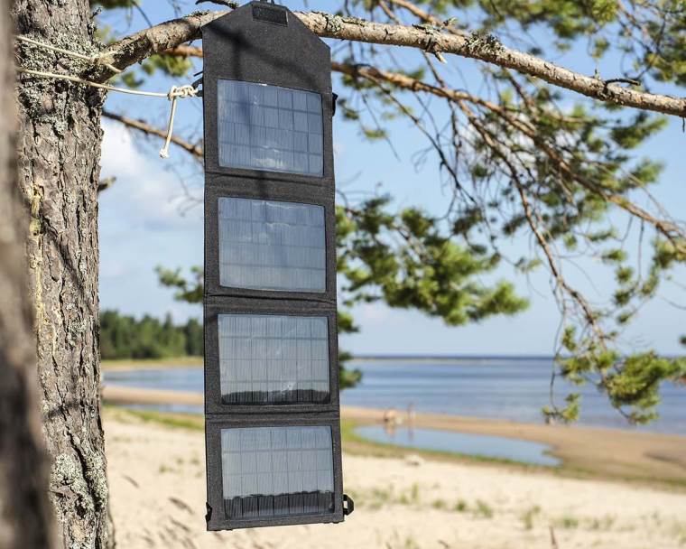 Sklopivi solarni punjač
