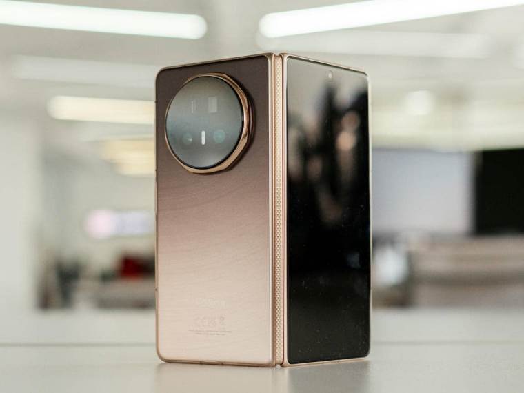 HONOR Magic V5