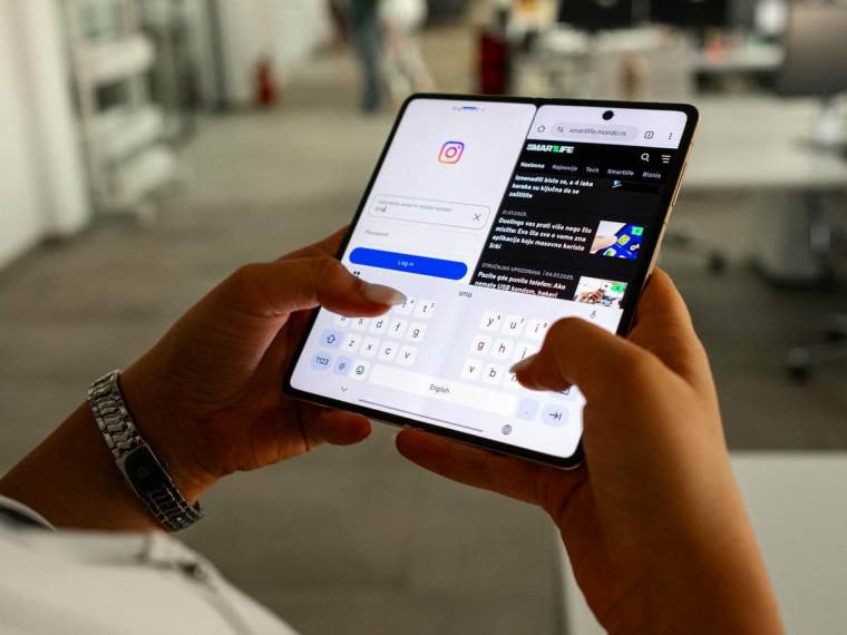 HONOR Magic V5 multitasking