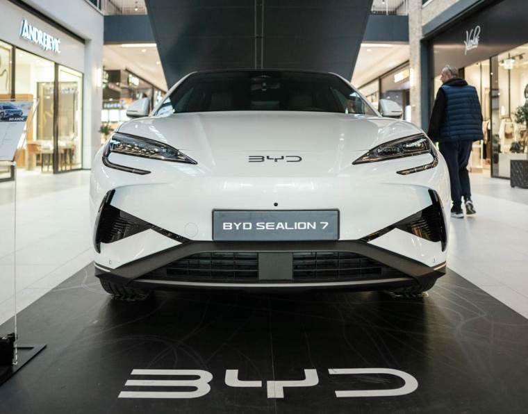 BYD Sealion 7
