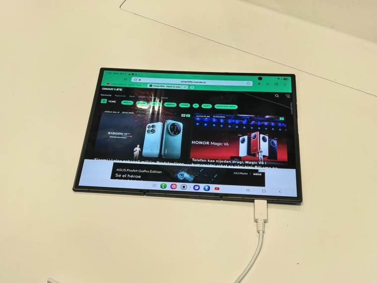 Samsung Galaxy Z TriFold na MWC s9.jpg