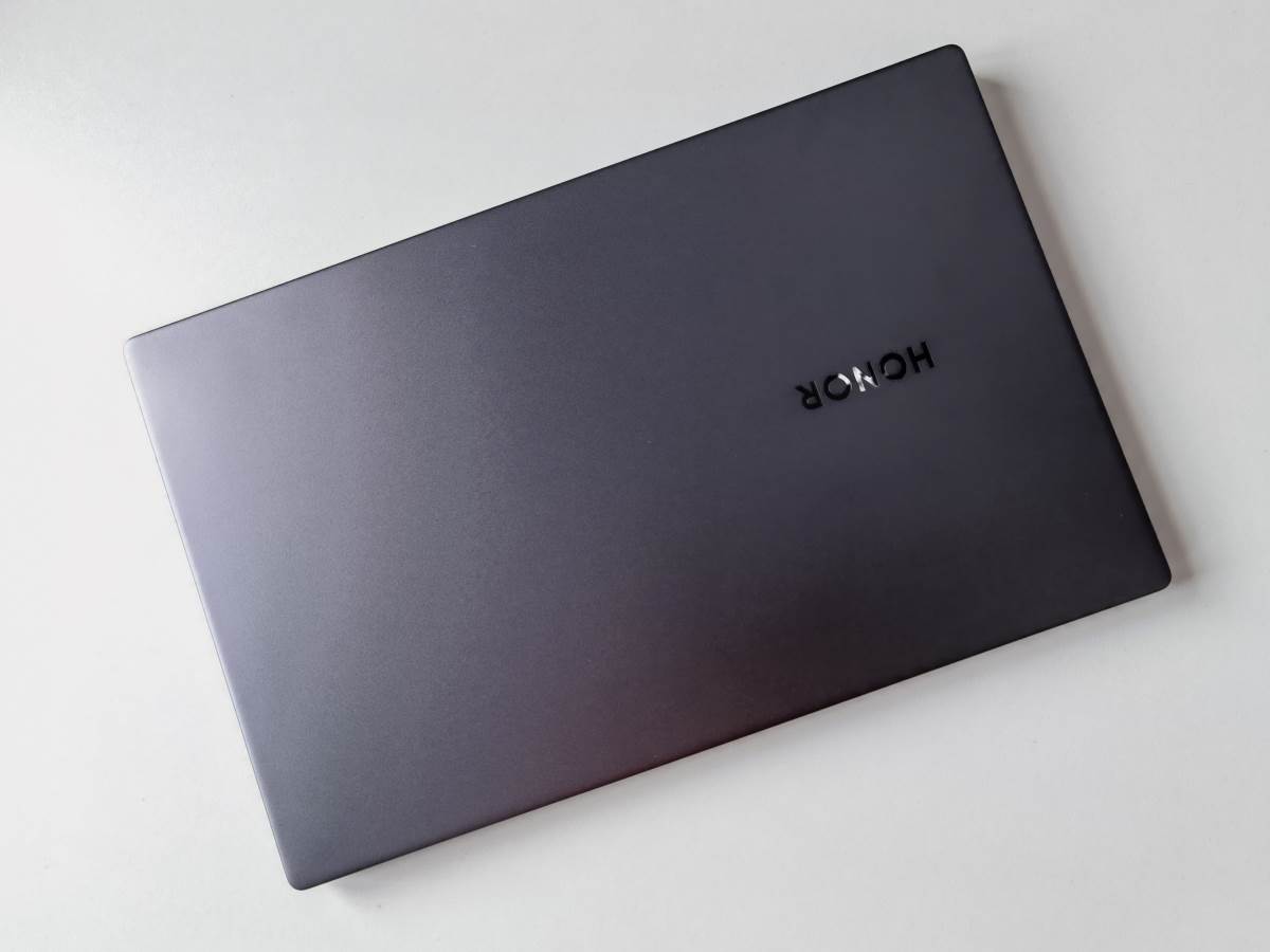 HONOR MagicBook X 15 laptop test i cena (2).jpg