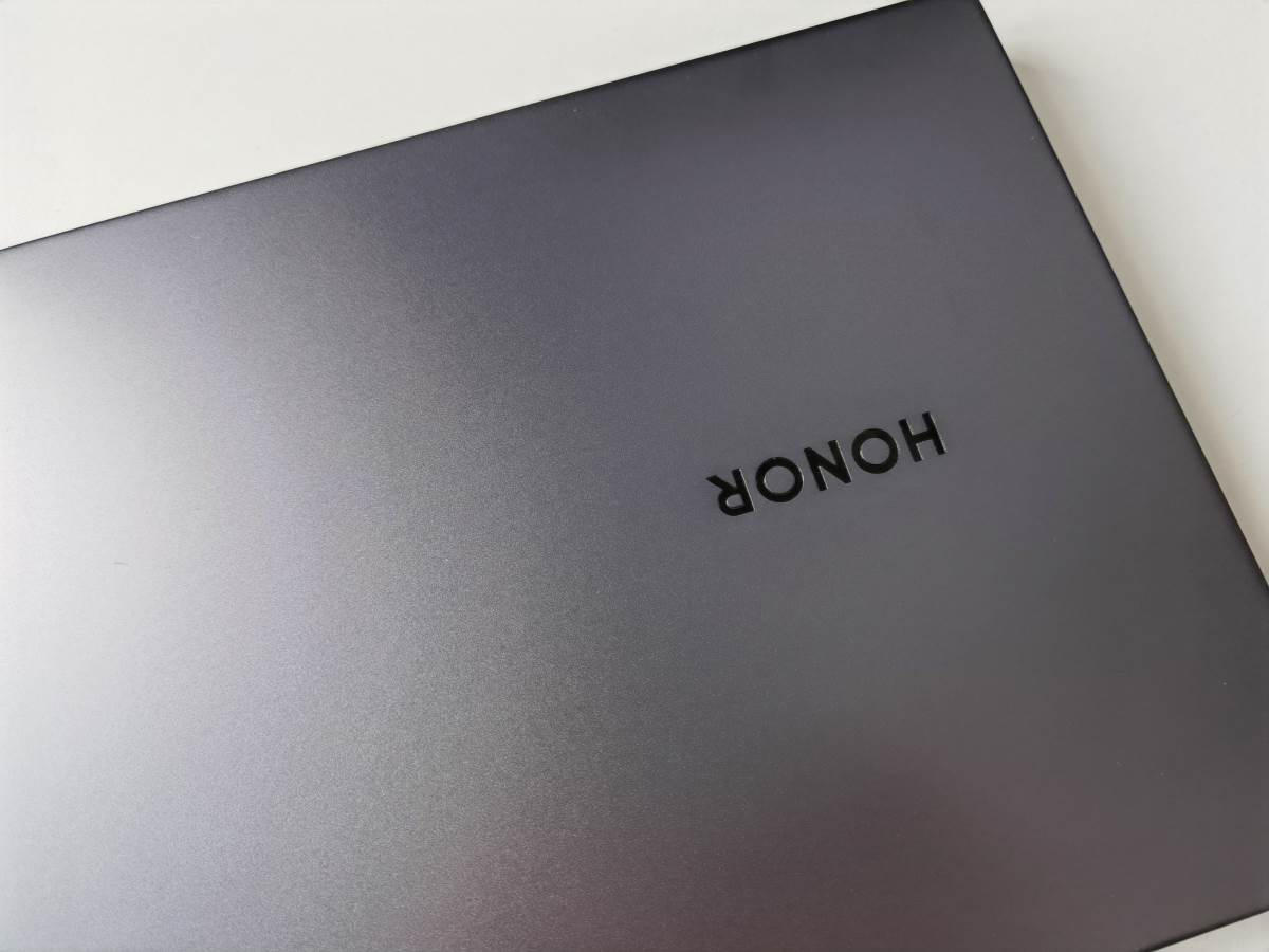 HONOR MagicBook X 15 laptop test i cena (3).jpg