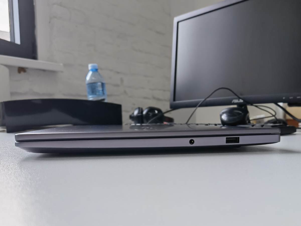 HONOR MagicBook X 15 laptop test i cena (4).jpg