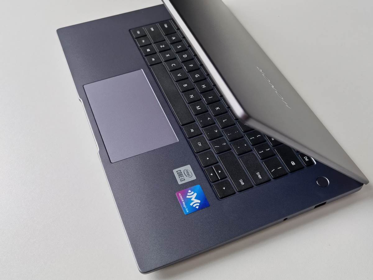 HONOR MagicBook X 15 laptop test i cena (14).jpg