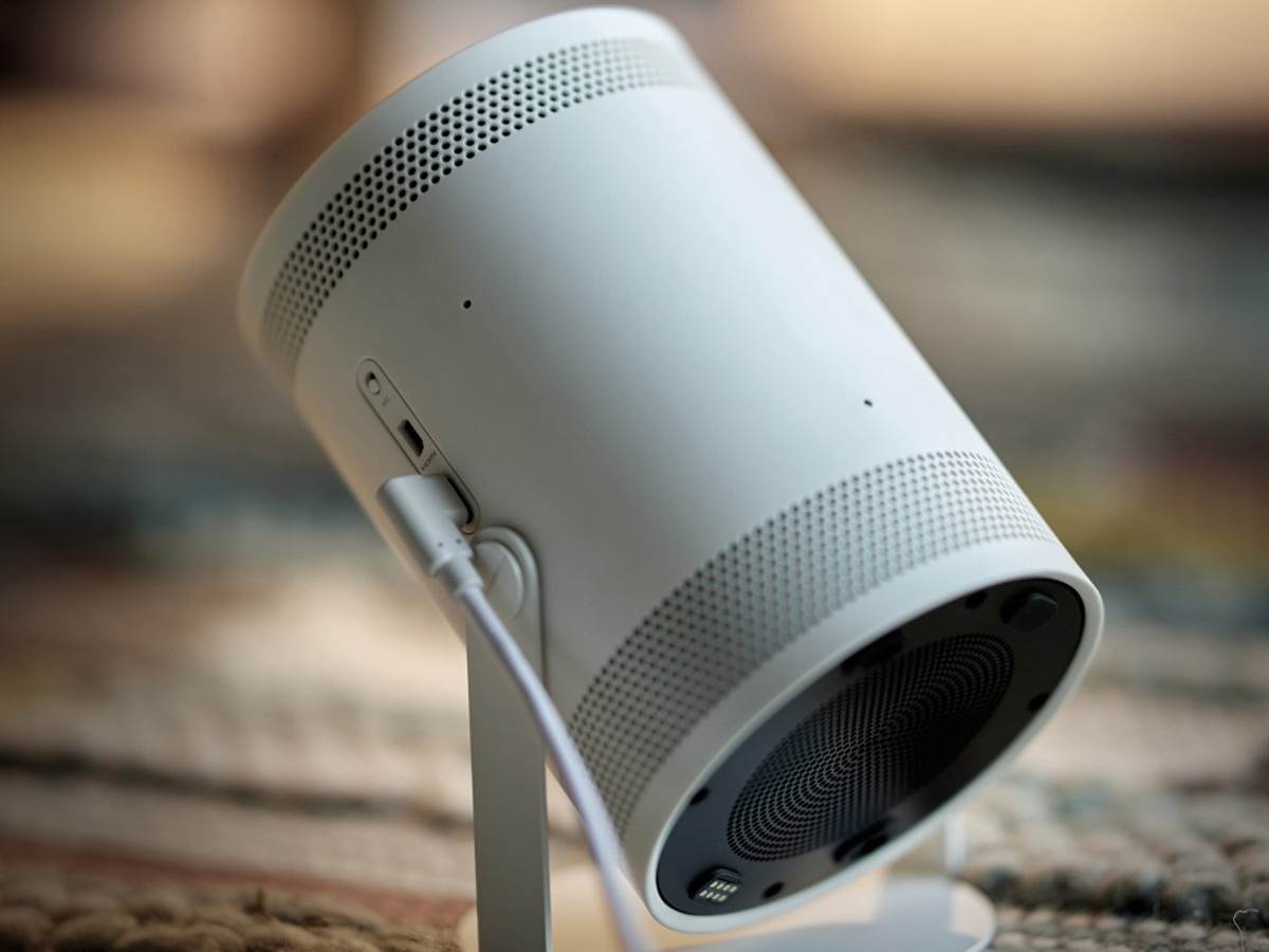 Samsung The Freestyle projektor CES 2022 (3).jpg