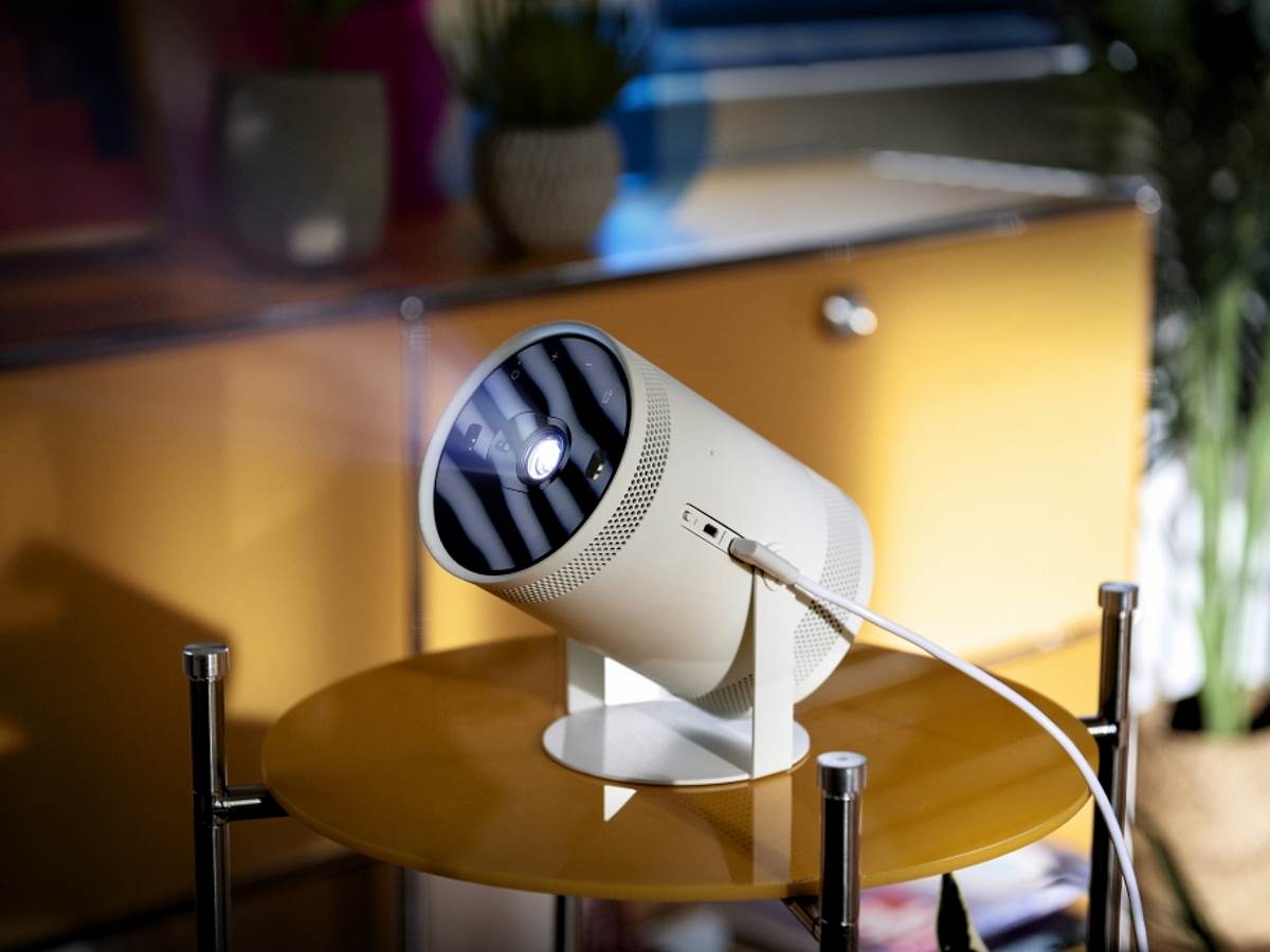 Samsung The Freestyle projektor CES 2022 (4).jpg