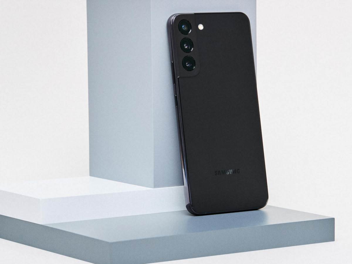 Samsung Galaxy S22 i Galaxy S22+ (6).jpg