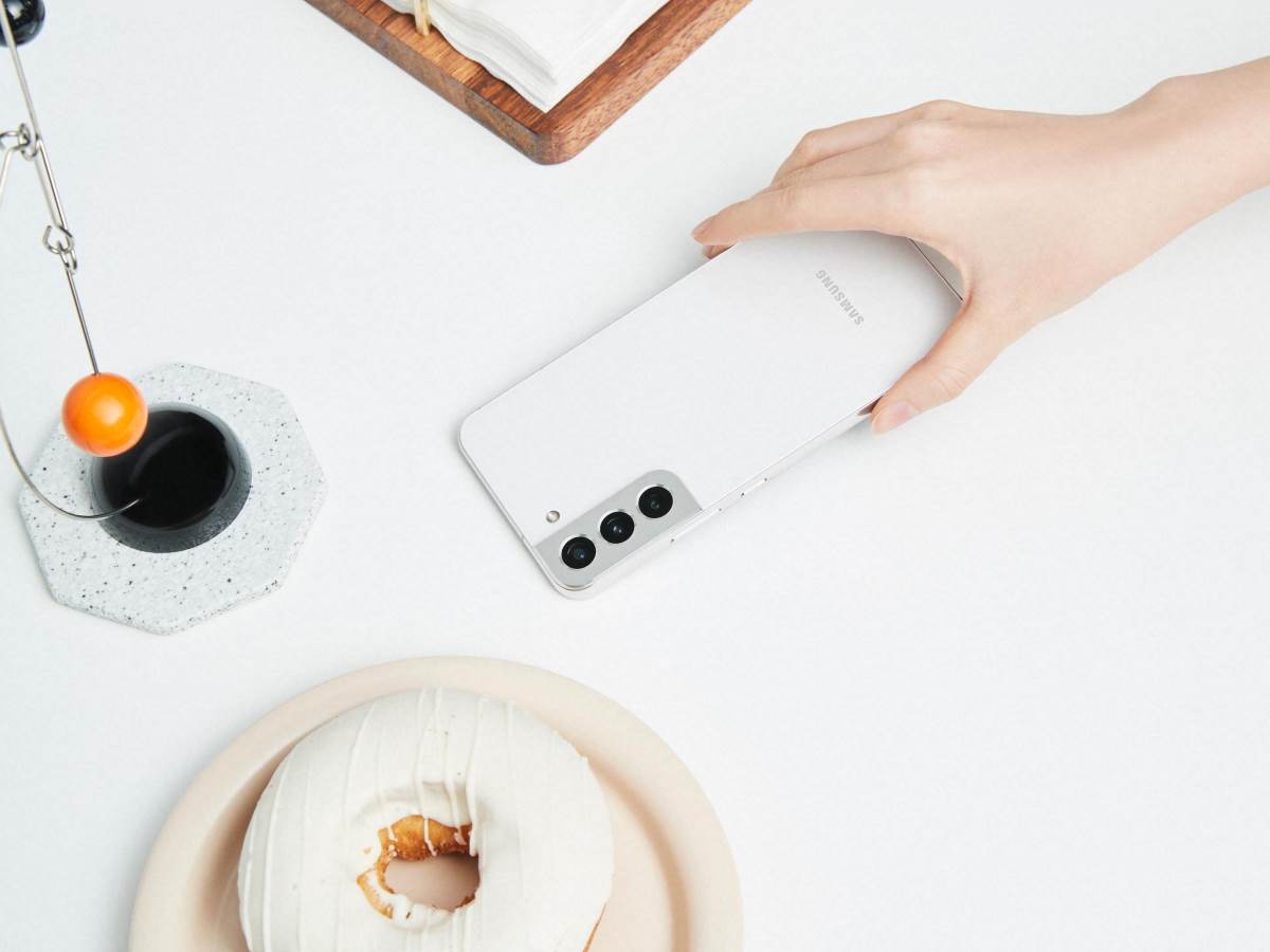 Samsung Galaxy S22 i Galaxy S22+ (3).jpg