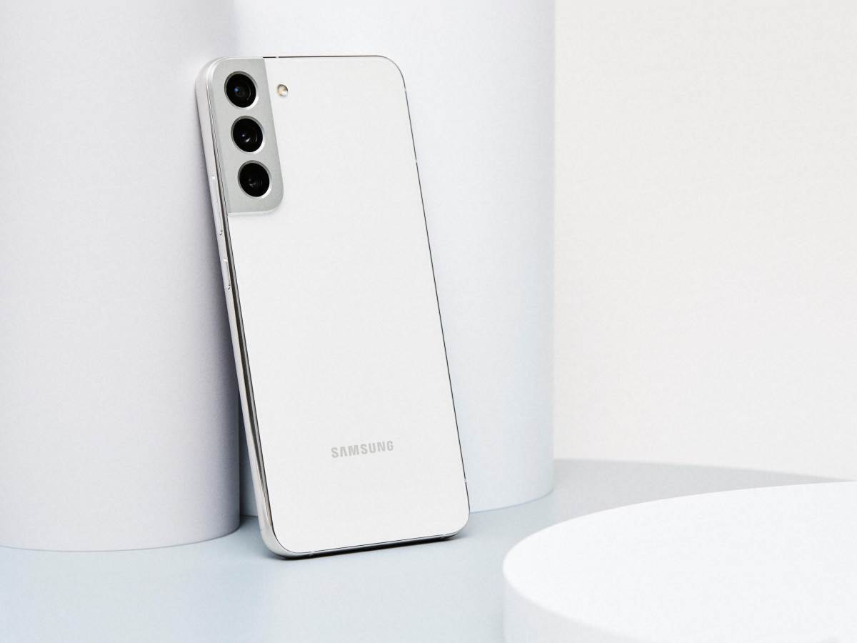 Samsung Galaxy S22 i Galaxy S22+ (2).jpg