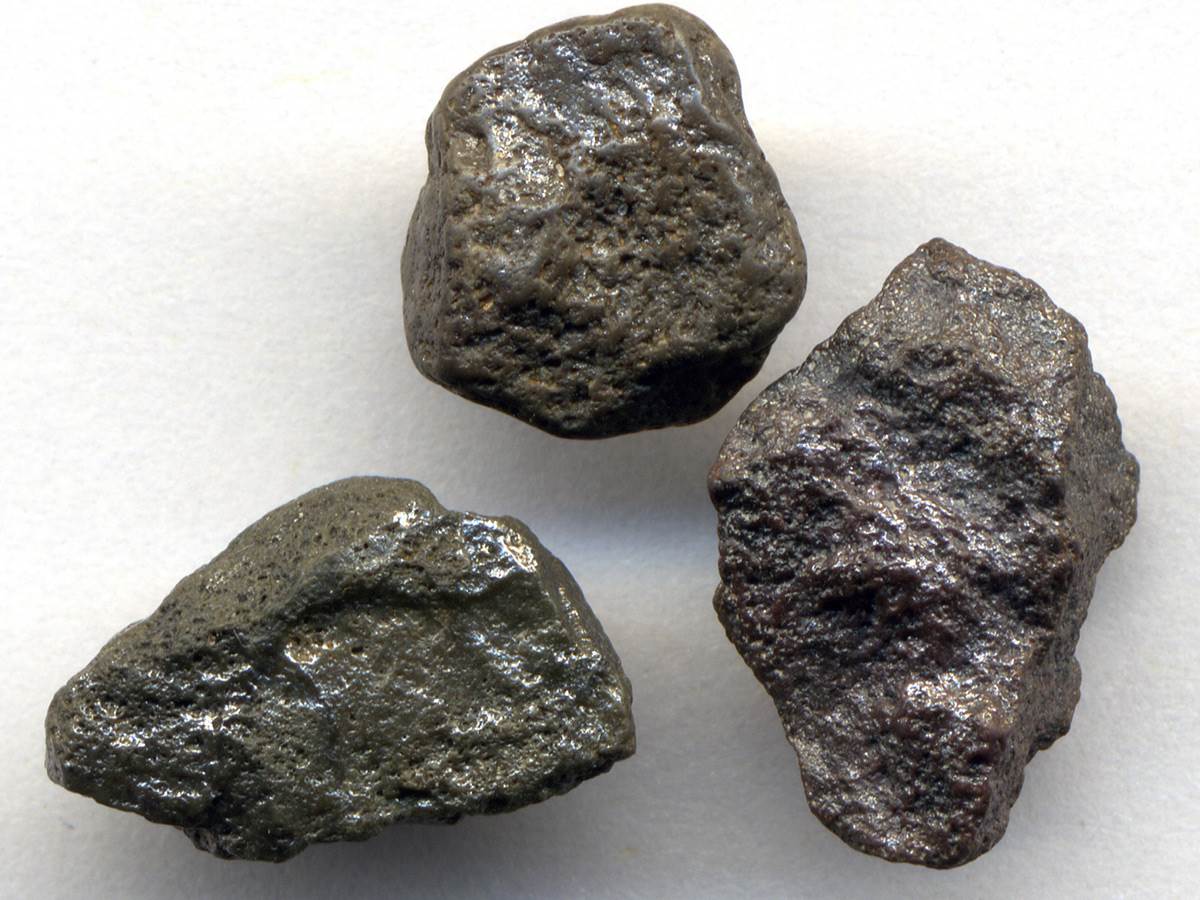 Enigma crni dijamant