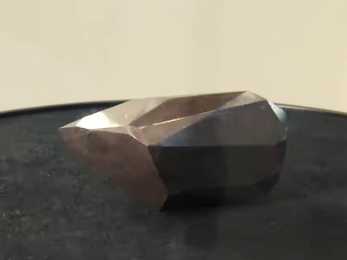 Enigma crni dijamant