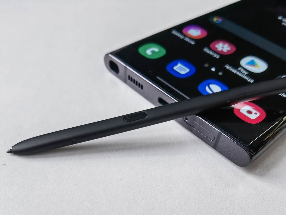 Samsung Galaxy S22 Ultra uživo (9).jpg