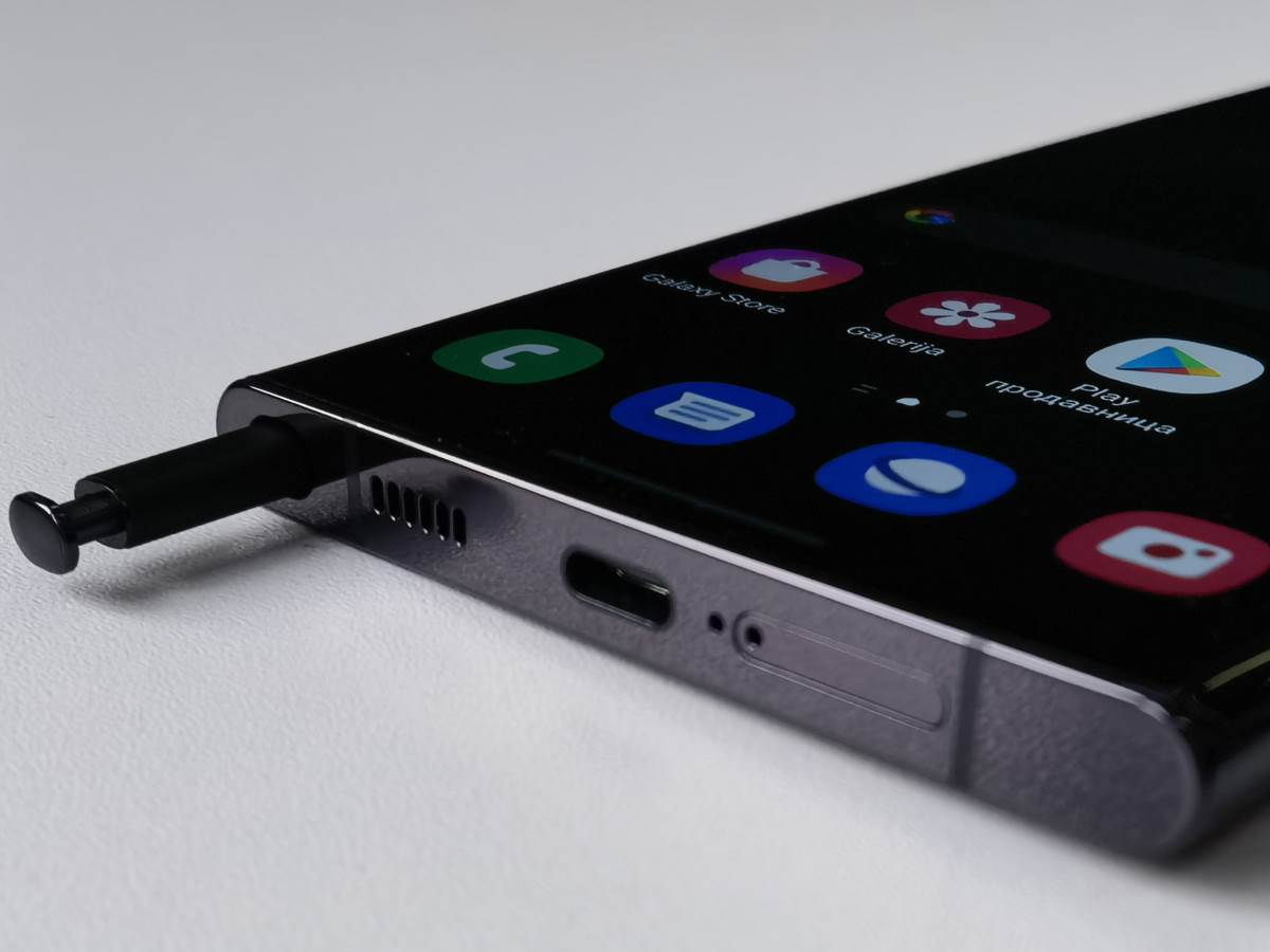 Samsung Galaxy S22 Ultra uživo (11).jpg