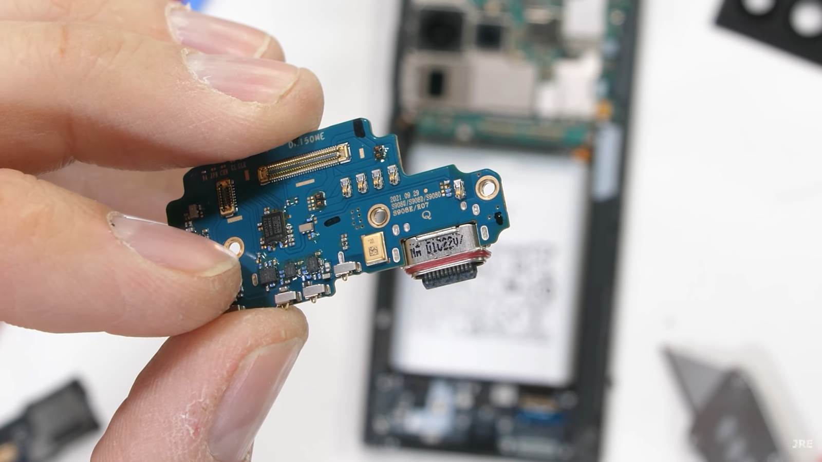 S22 Ultra rastavljanje (7).png