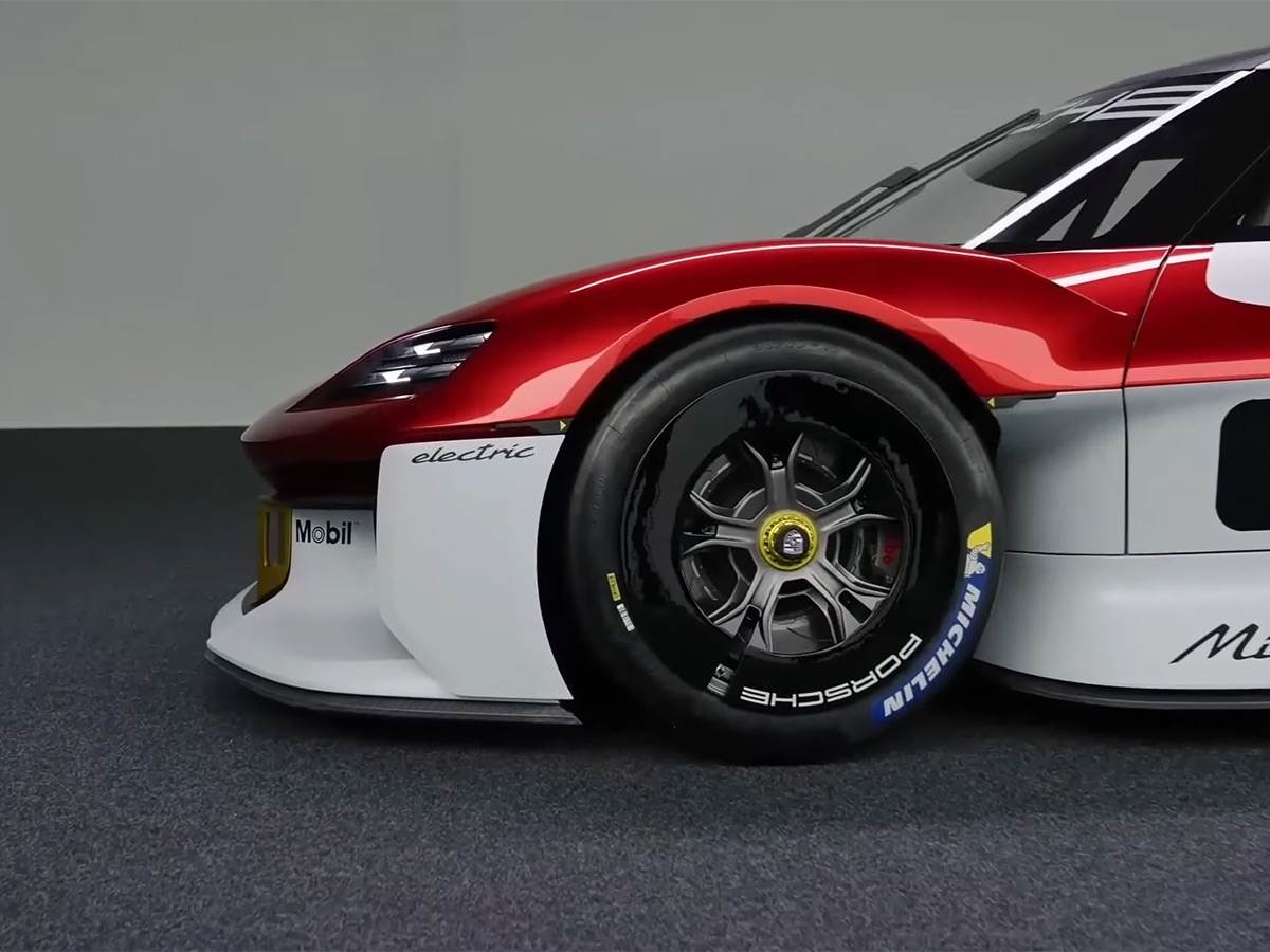 Električni Porsche 718