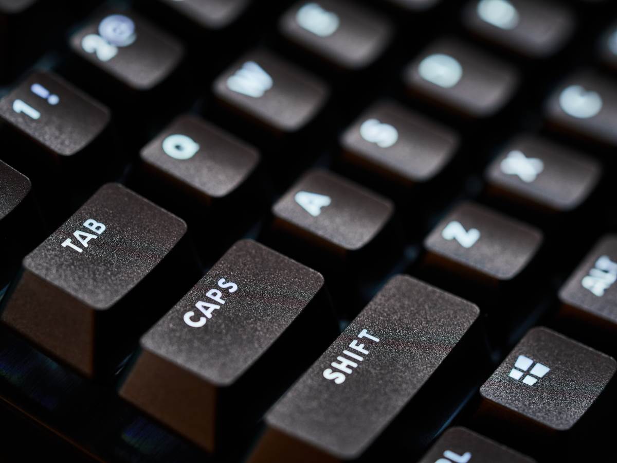 Logitech G413 TKL SE mehanička tastatura cena i specifikacije