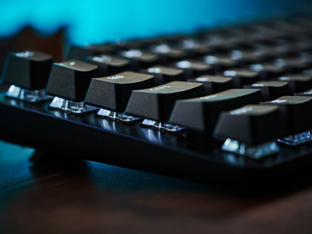 Logitech G413 TKL SE mehanička tastatura cena i specifikacije