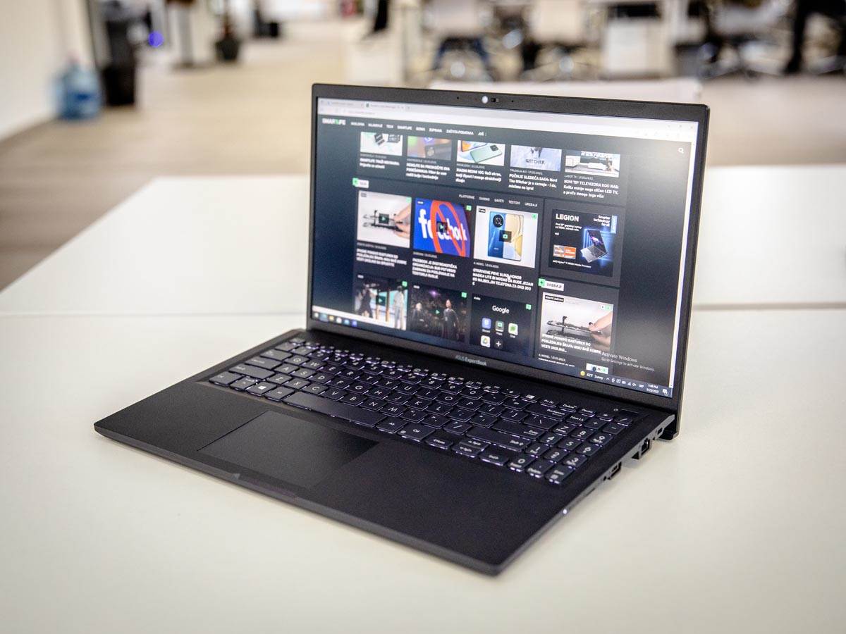 ASUS ExpertBook BA1500 u radnom okruženju