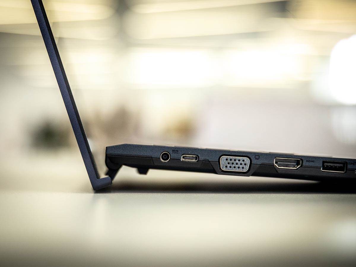 ASUS ExpertBook BA1500 nagib tastature