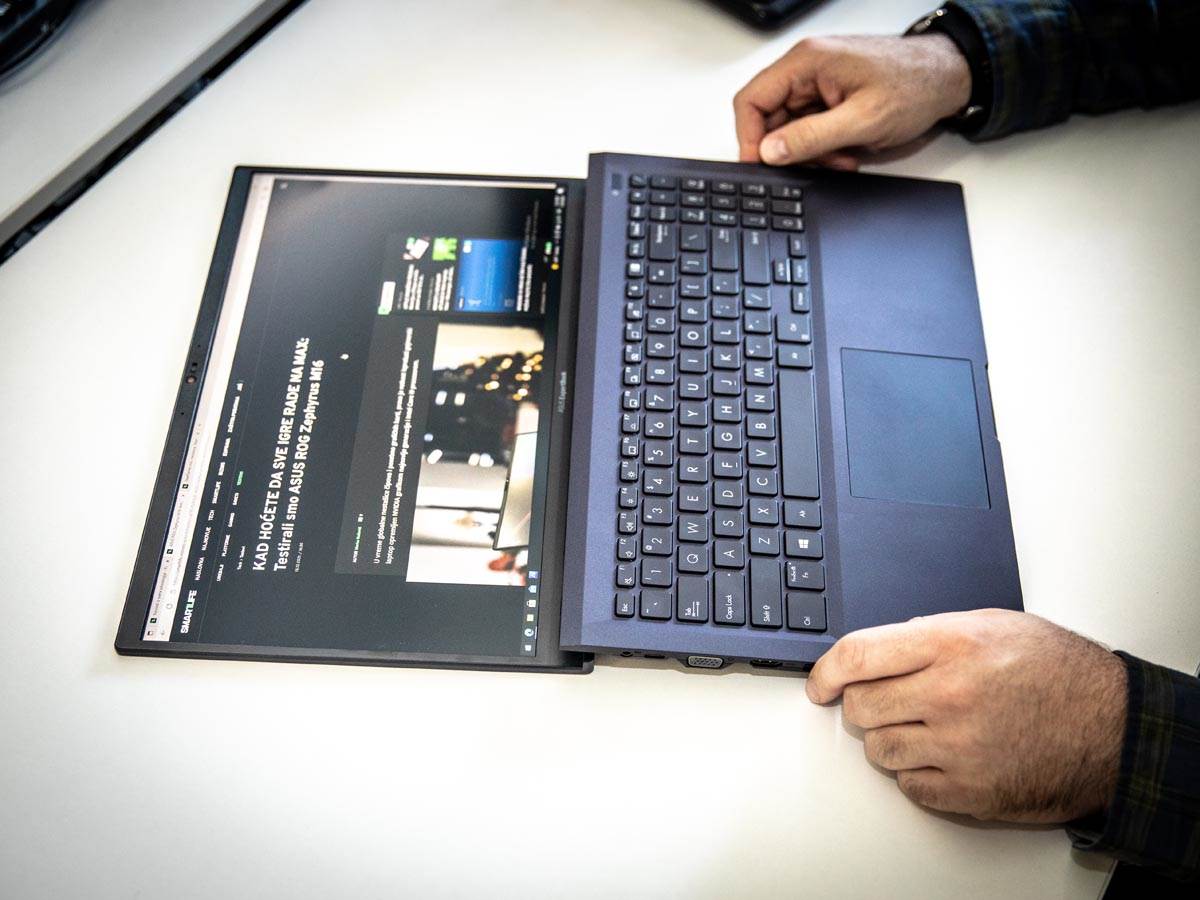 asus-expert-book-stefan-stojanović-34.jpg