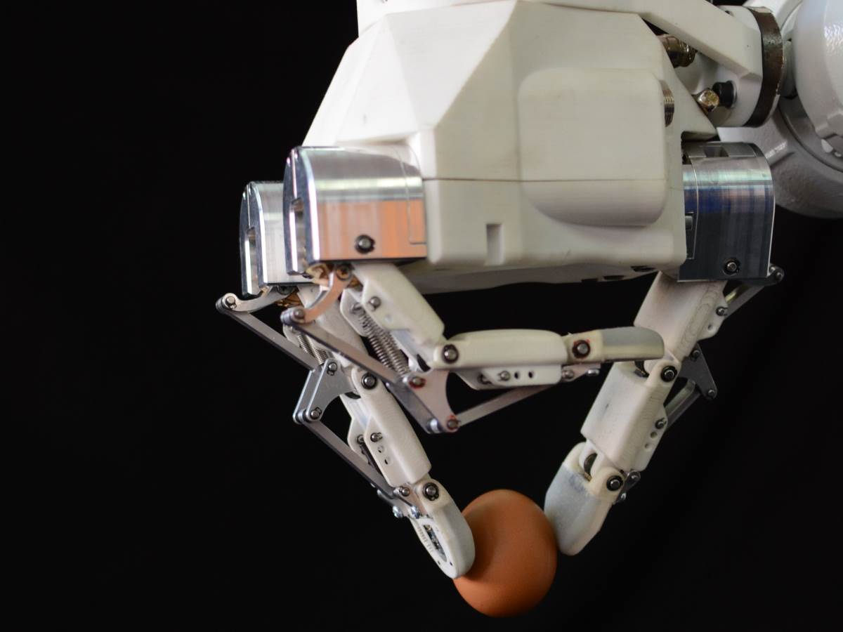 Robotic hand photo 3.jpg