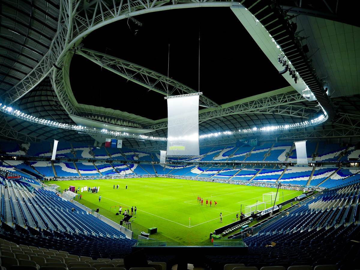 Al Janoub stadion noću