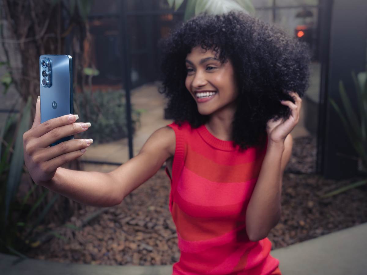 MOTOROLA EDGE 30 (1).png