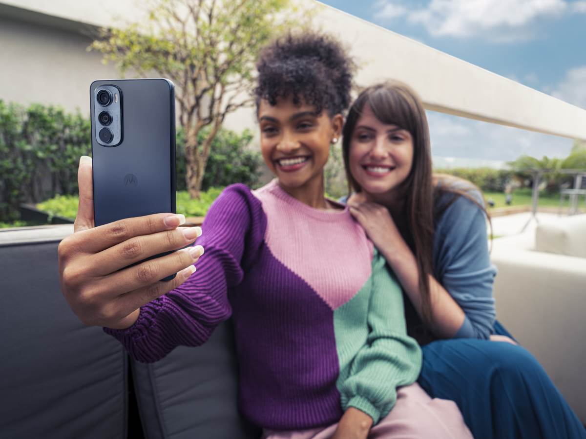 MOTOROLA EDGE 30 (3).png