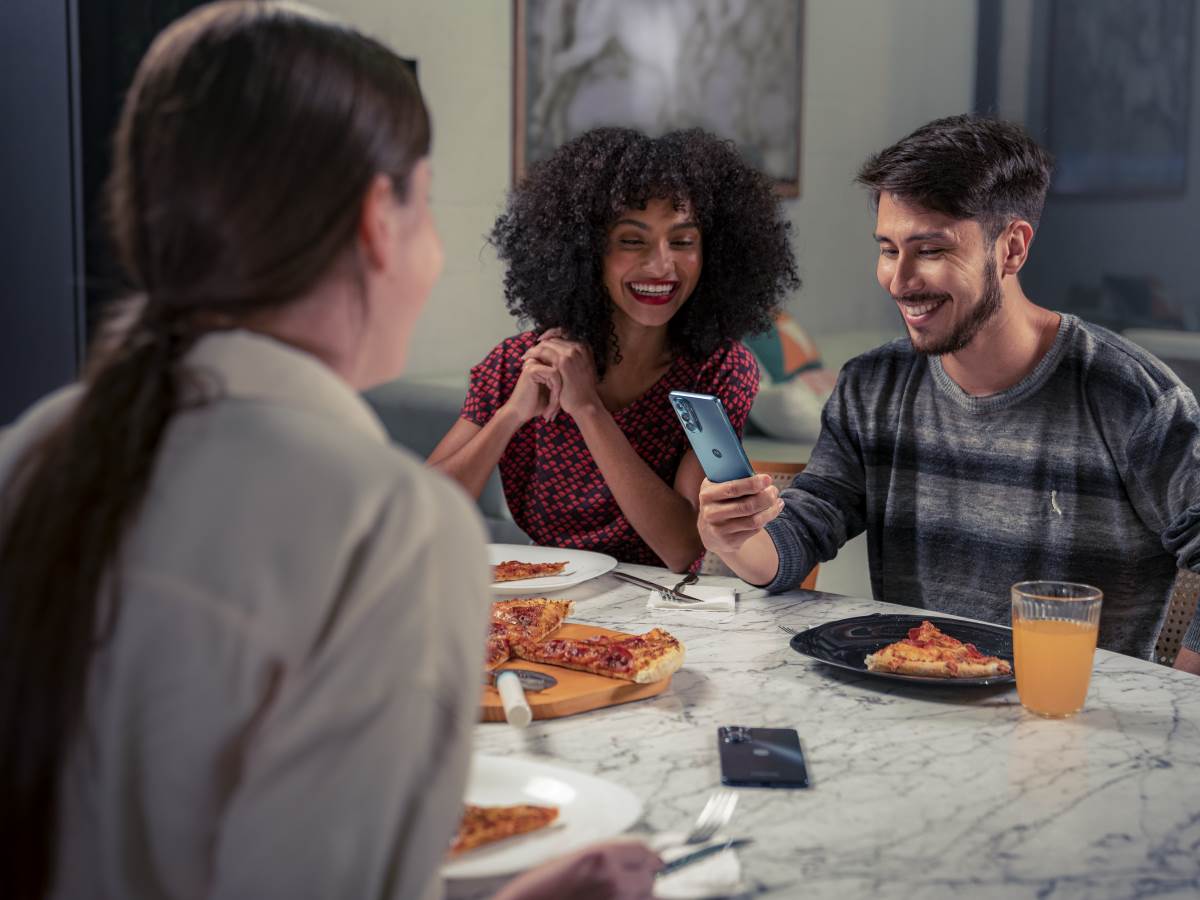 MOTOROLA EDGE 30 (5).png