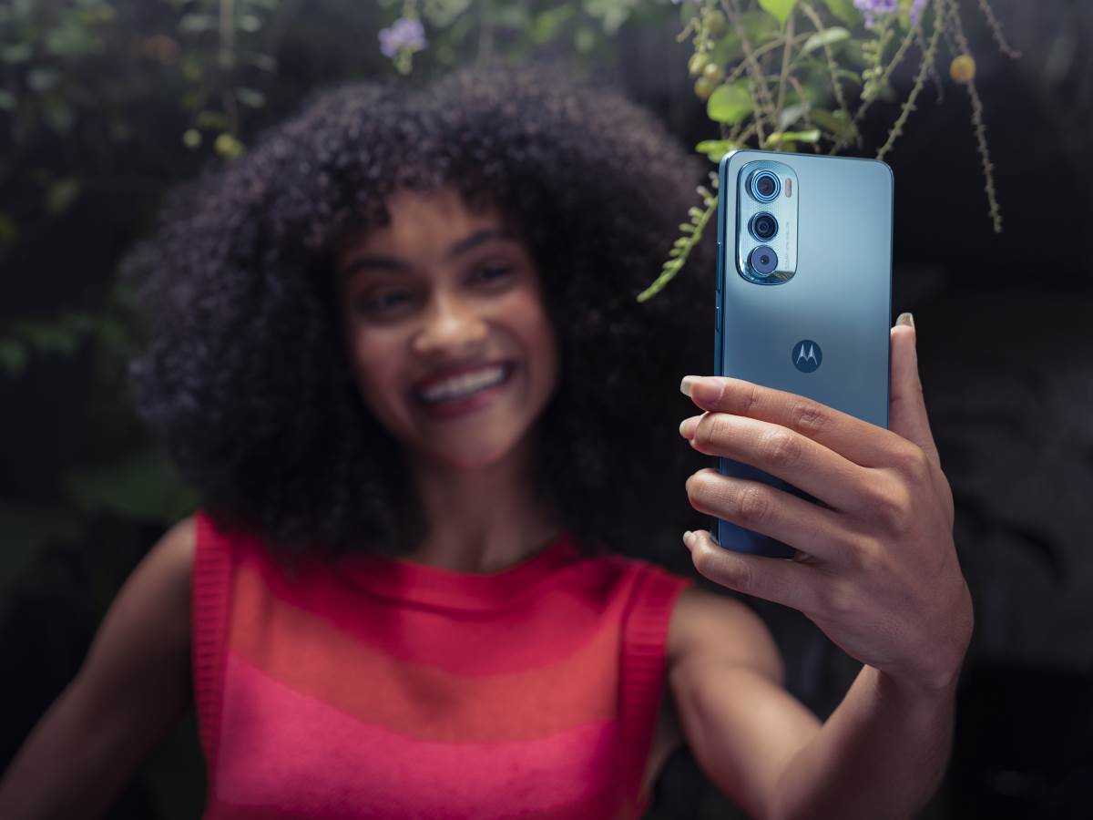 MOTOROLA EDGE 30 (6).png