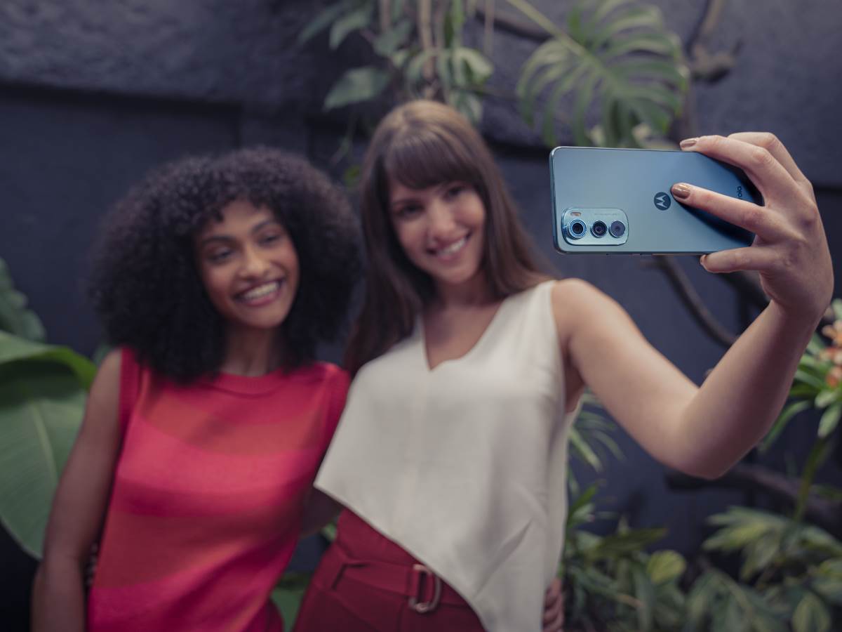 MOTOROLA EDGE 30 (8).png