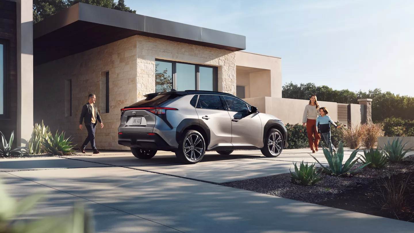 Toyota bZ4X 4.jpg
