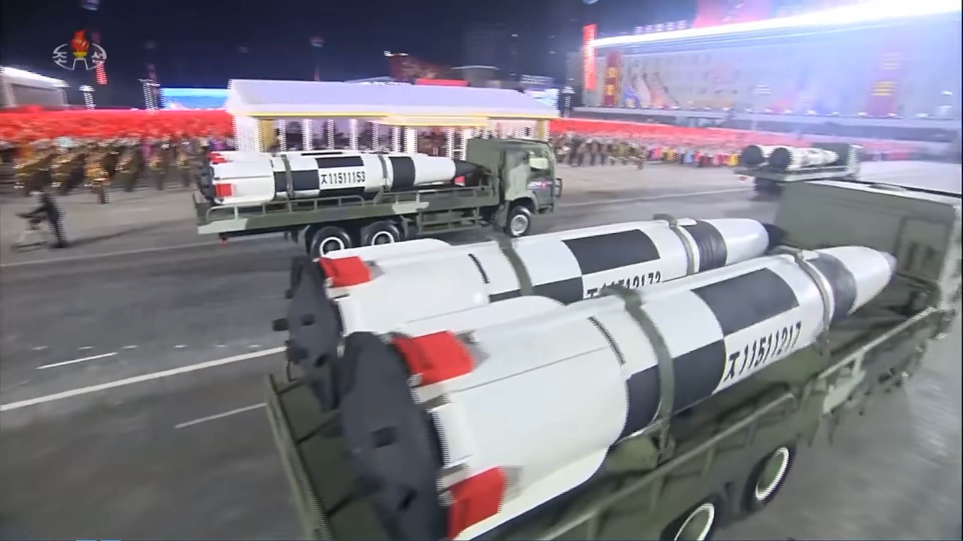 Severna Koreja parada 6.jpg