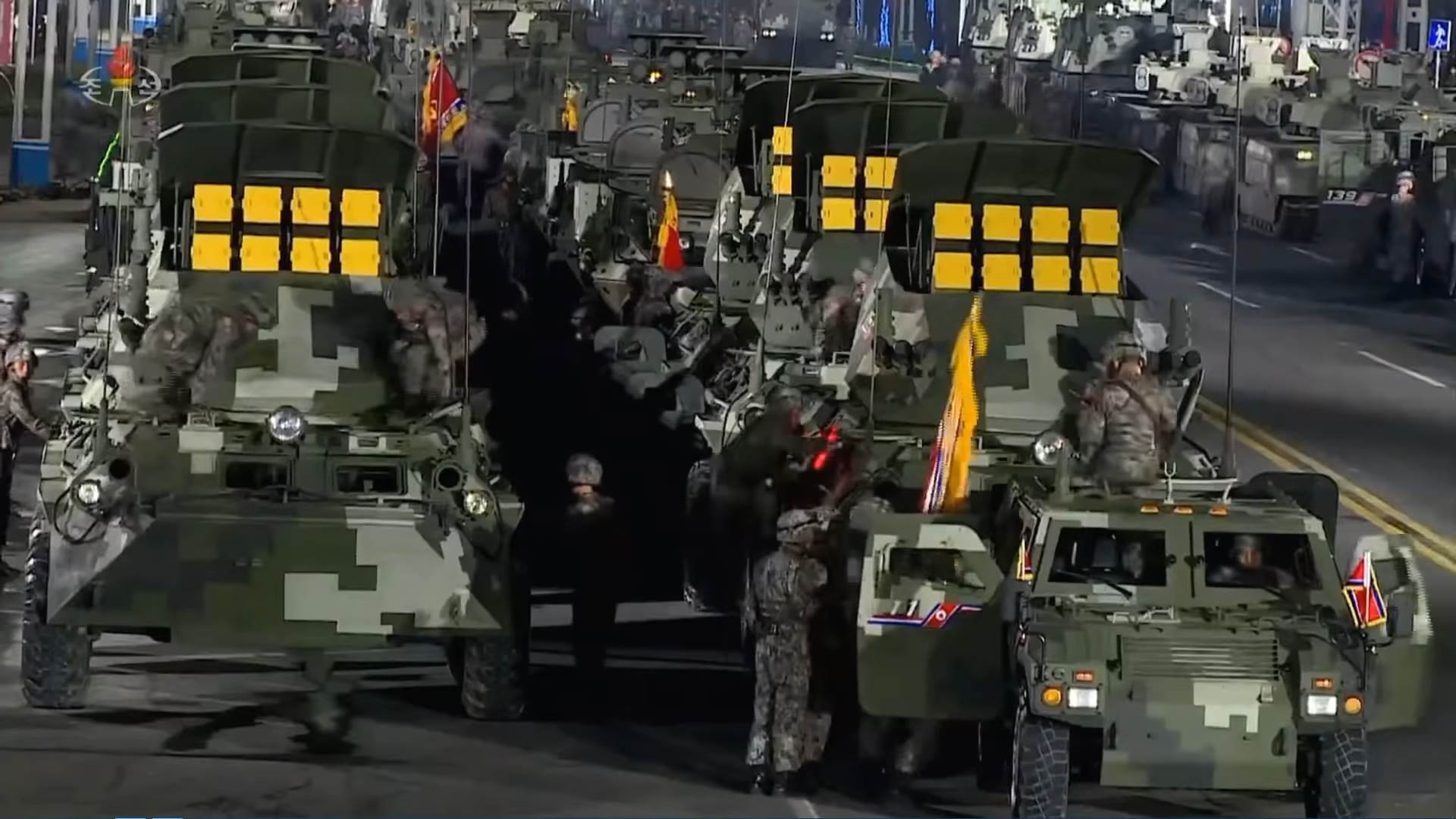 Severna Koreja parada 2.png