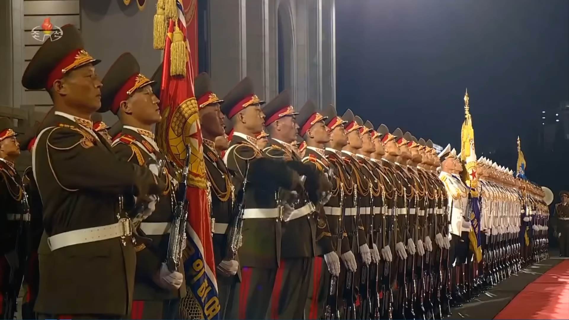 Severna Koreja parada 12.png