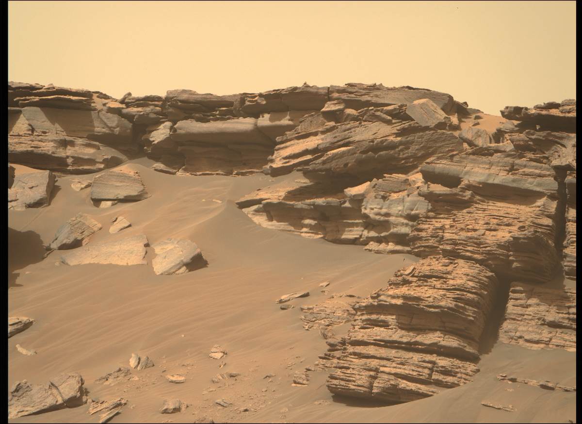 Mars_Perseverance_ZR0_0507_0711947569_409EBY_N0261222ZCAM08528_1100LMJ.png