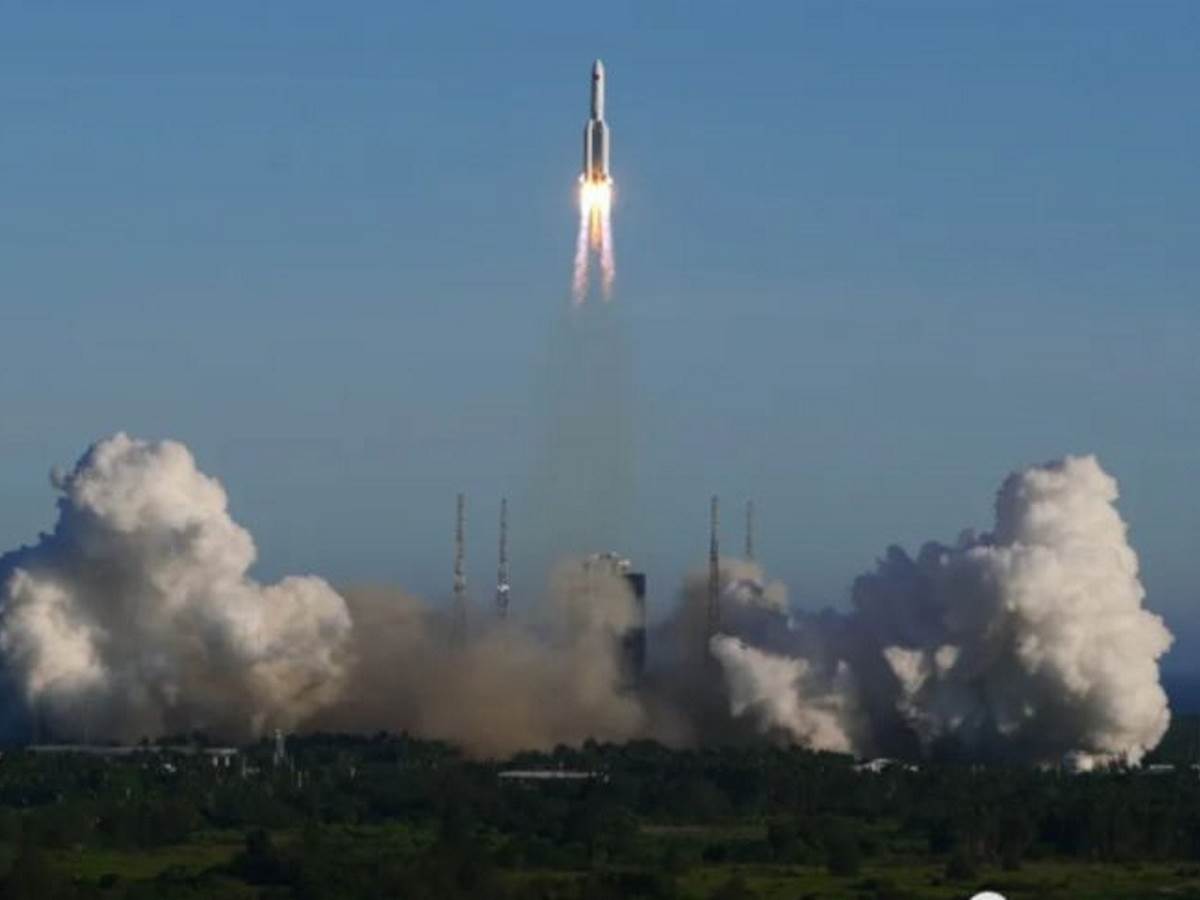 Kineska raketa Long March 5B.jpg