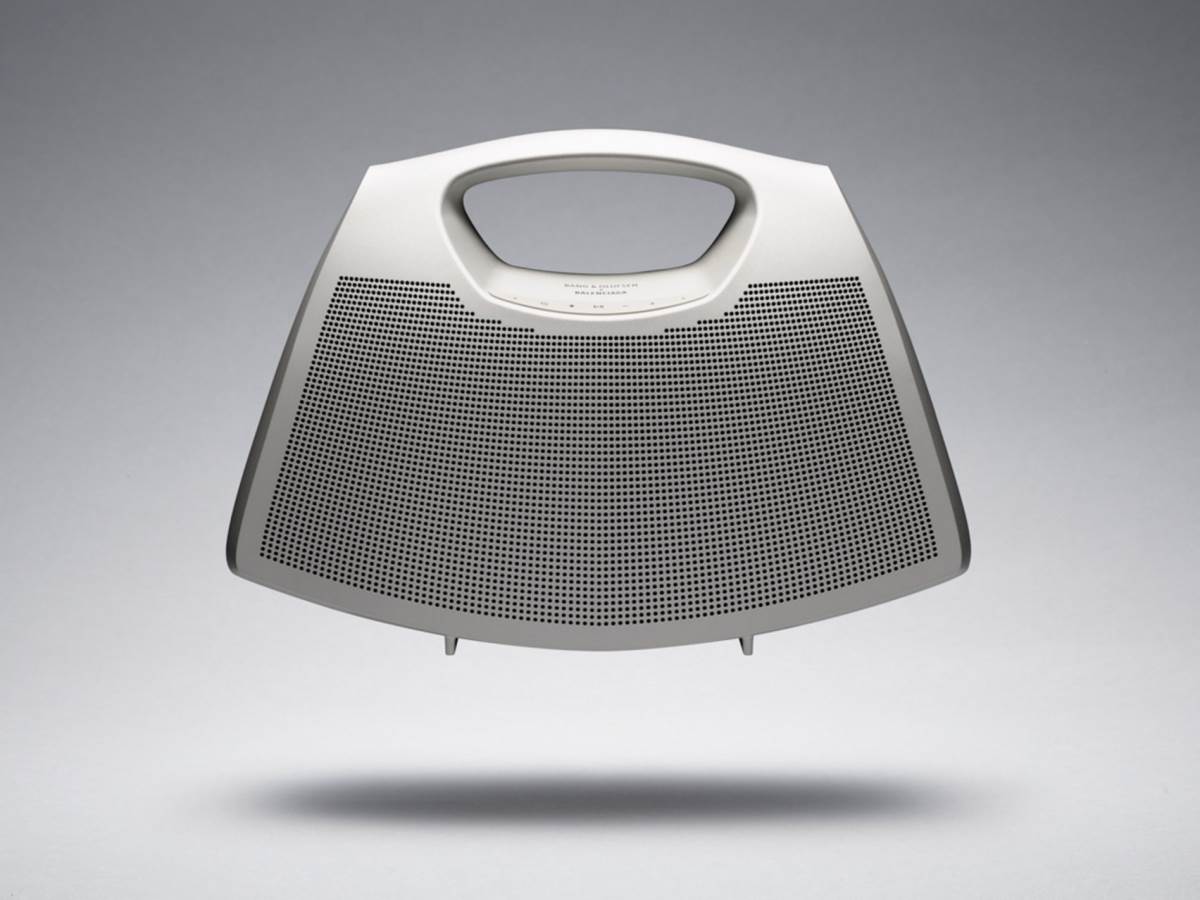 Balenciaga_BangOlufsen_torba zvučnik 4.jpg