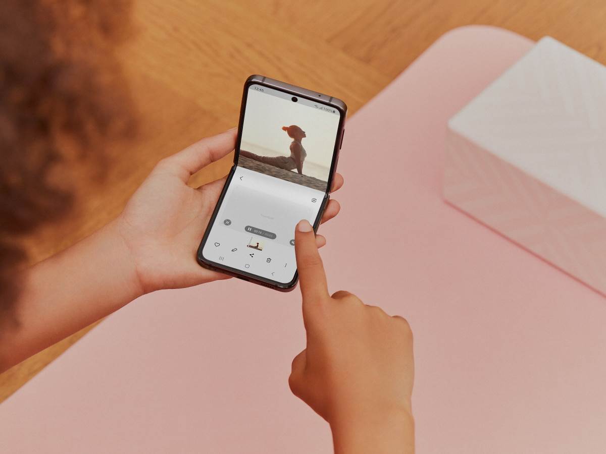 Samsung Galaxy Z Flip4 Slike (43).jpg