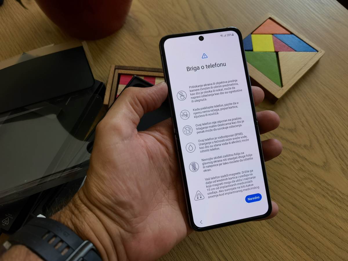 Samsung Galaxy Z Flip4 Slike Uživo (22).jpg