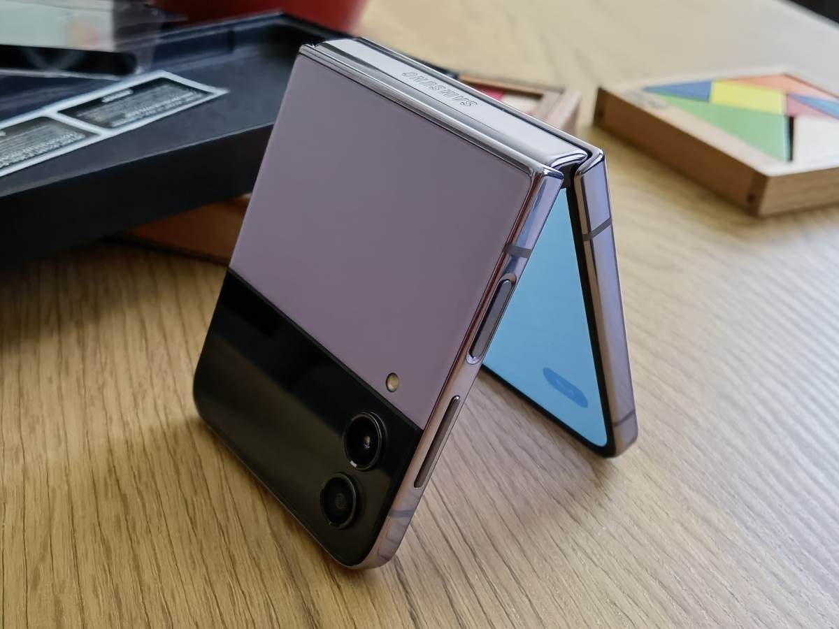 Samsung Galaxy Z Flip4 Slike Uživo (11).jpg