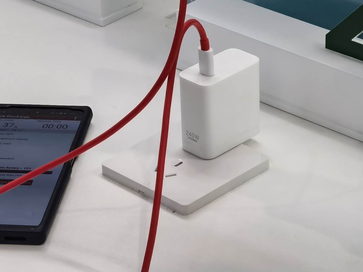 OPPO MWC 2022 (4).jpg