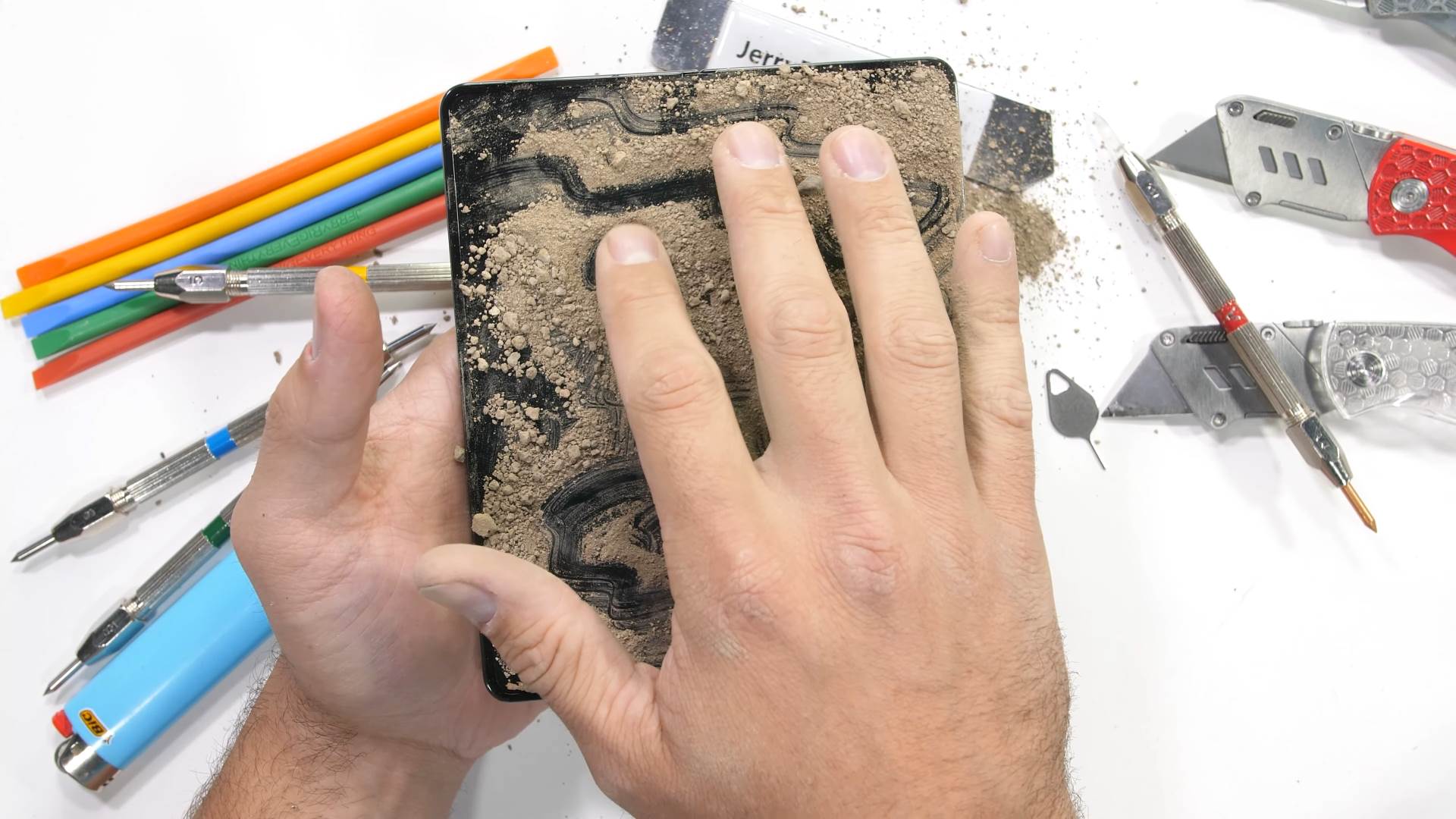 Samsung Z Fold 4 Durability Test! - Samsung says its 'Unbreakable'_! 5-46 screenshot.png