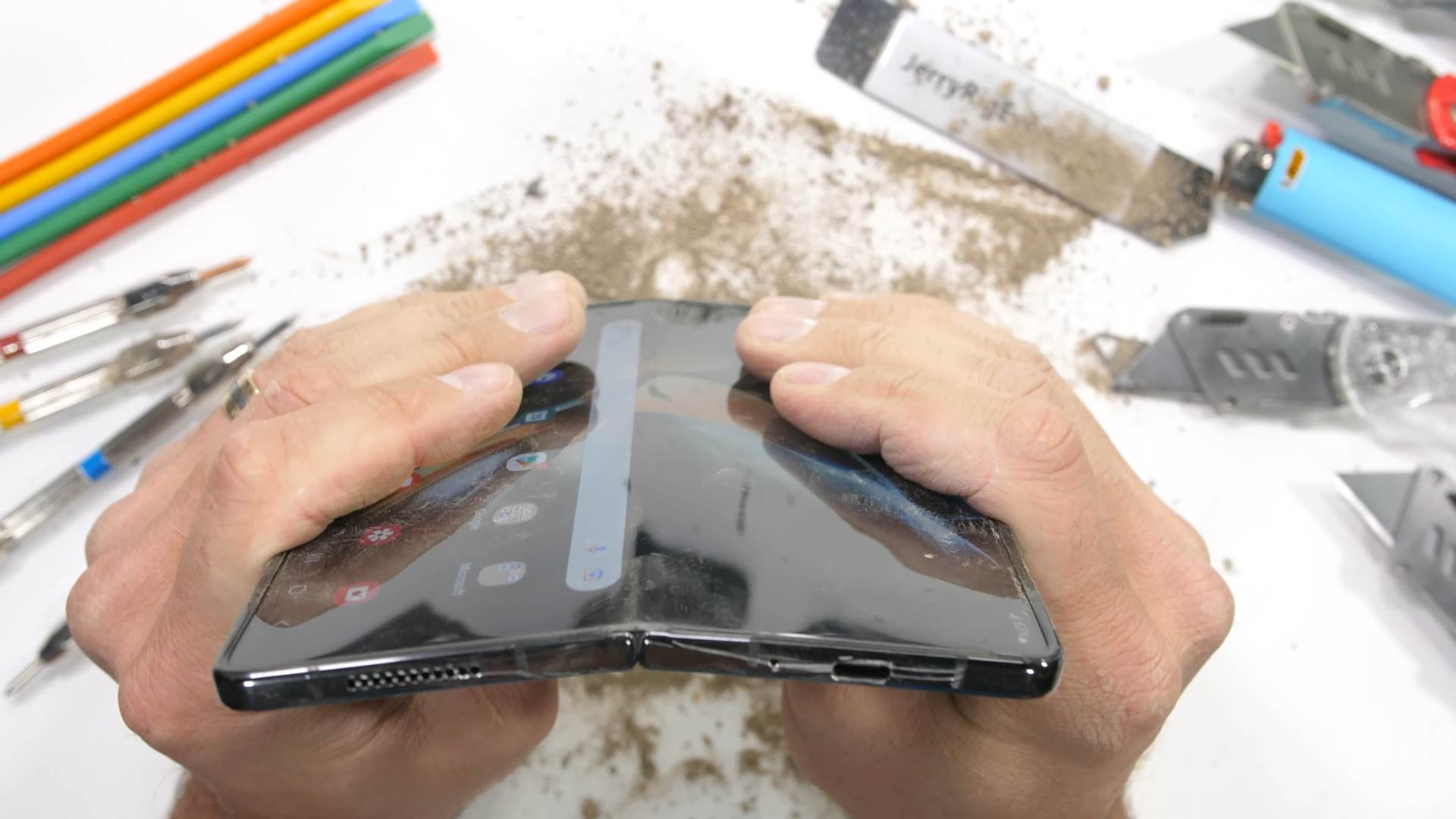 Samsung Z Fold 4 Durability Test! - Samsung says its 'Unbreakable'_! 8-38 screenshot.png