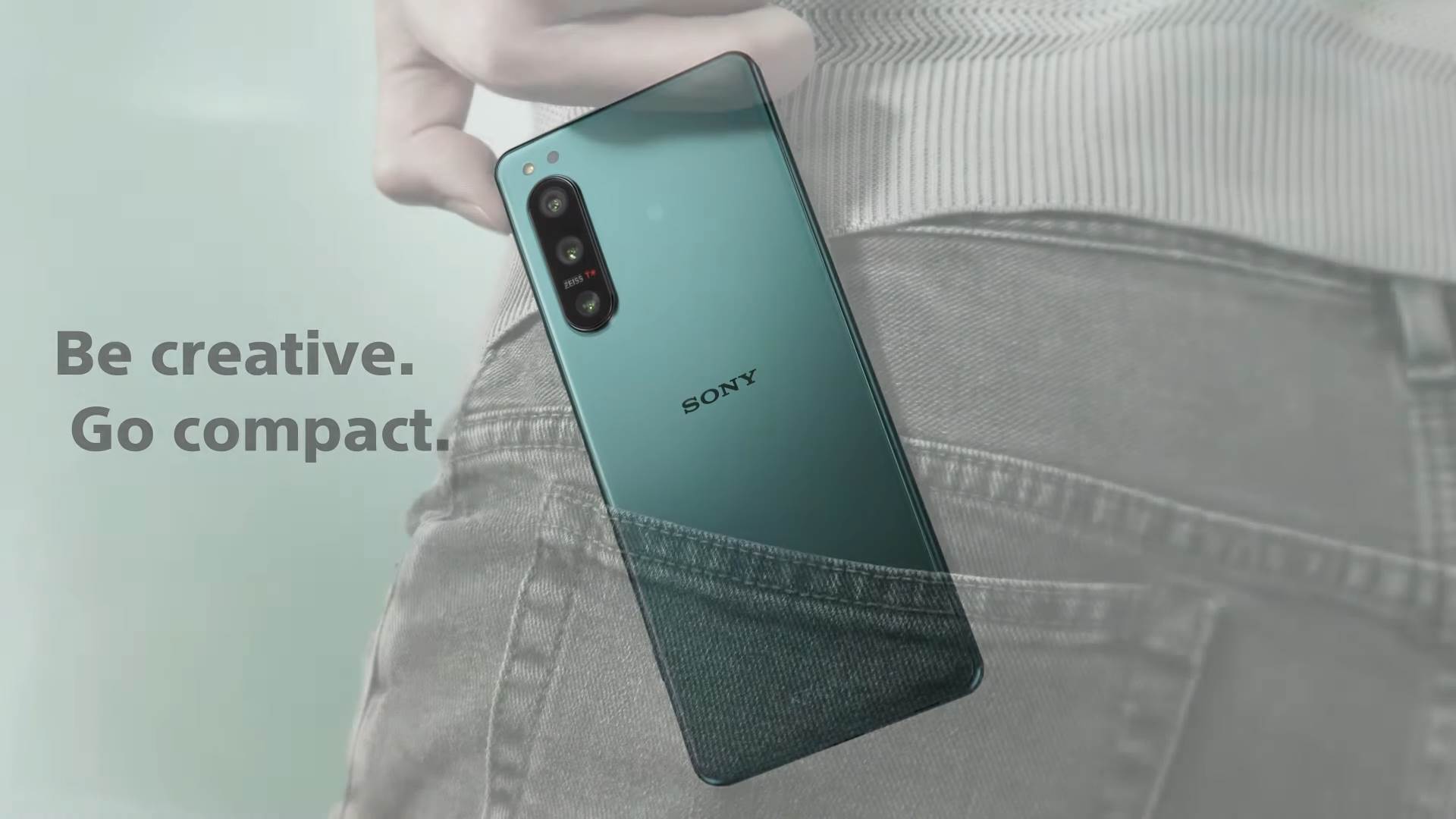 Xperia 5 IV - Creative freedom in a compact design__ 0-12 screenshot.png