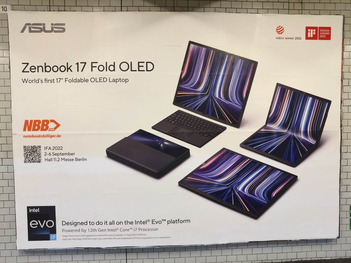 Asus Zenbook 17 Fold OLED uživo (1).jpg